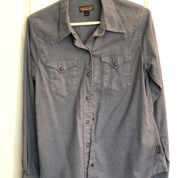 Women’s authentic, blue, gently-used Patagonia top - Picture 3 of 5